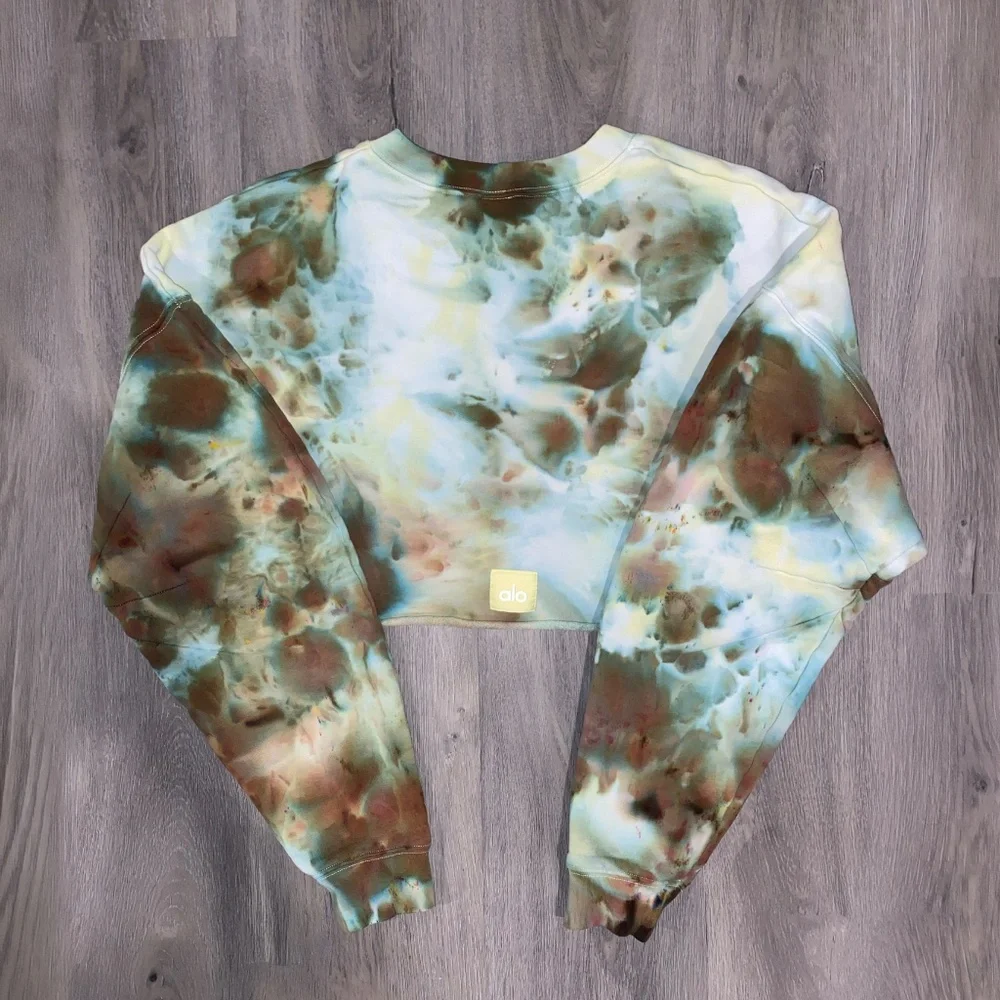 💫 Alo Yoga REMXD CUSTOM - Extreme Cropped Sweatshirt - M 💫 - Picture 2 of 4